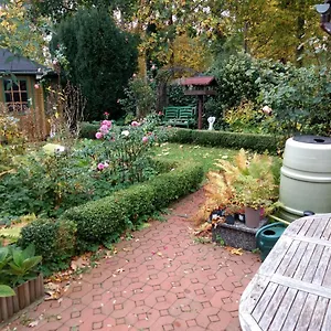 Ruhige, Gemütliche 1-zimmer Gartenwohnung Für 2 Erwachsene Und 2 , Lübeck Deutschland